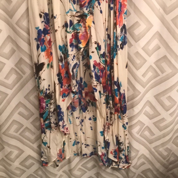 Flowy light dress - Picture 2 of 3